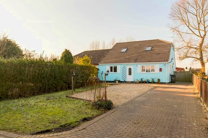 4 Bedroom Semi-Detached House For Sale In Kettleby Lane, Wrawby, Brigg DN20