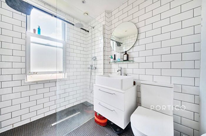 2 Bedroom Apartment For Sale In Becondale Road, London, SE19