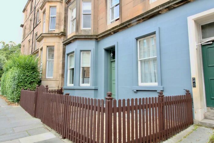 2 Bedroom Ground Flat To Rent In Hillside Street, Edinburgh, EH7
