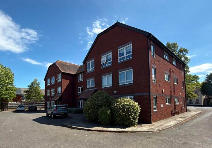 1 Bedroom Flat For Sale In Flat Eleanor House, East Street, Epsom, Surrey, KT17