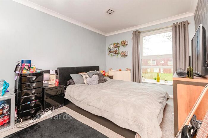 3 Bedroom End Of Terrace House For Sale In Foxbury, New Ash Green, Longfield, Kent, DA3