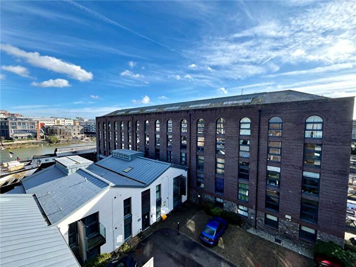 2 Bedroom Apartment To Rent In Harbourside, Great Western House, BS1