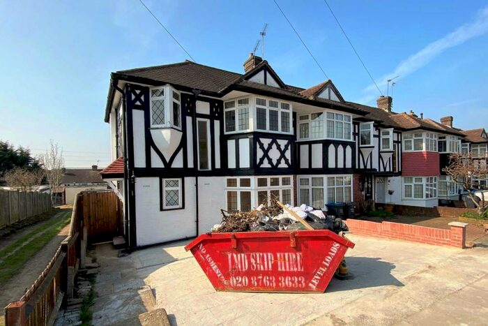 3 Bedroom End Of Terrace House To Rent In Kingsbridge Road, Morden, SM4