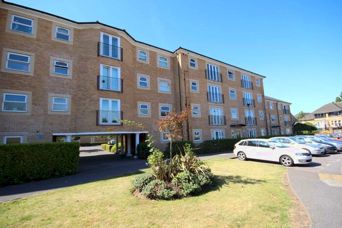 2 Bedroom Flat To Rent In White Lodge Close, Isleworth, TW7
