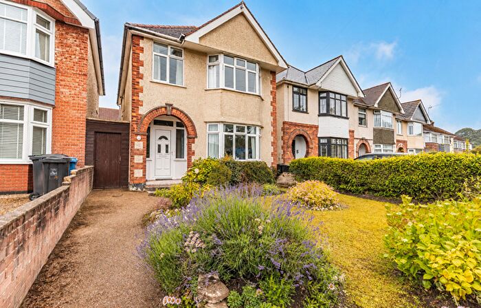 3 Bedroom Detached House For Sale In Yarmouth Road, Poole, BH12