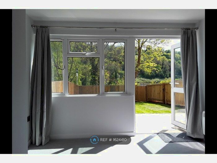 2 Bedroom Flat To Rent In Brimscombe, Stroud, GL5