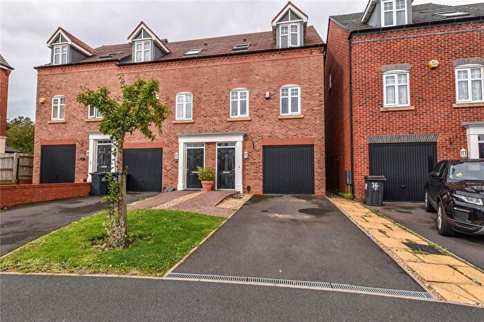 3 Bedroom End Of Terrace House To Rent In George Dixon Road, Birmingham, West Midlands, B17