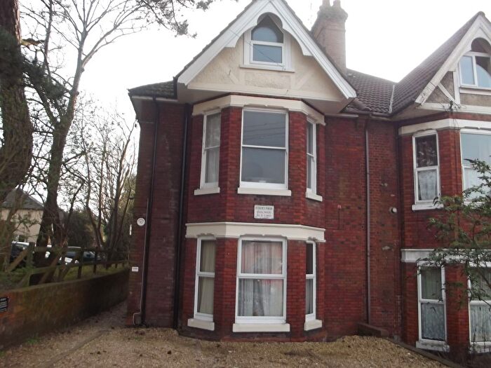 2 Bedroom Property To Rent In Westridge Road, Southampton, SO17