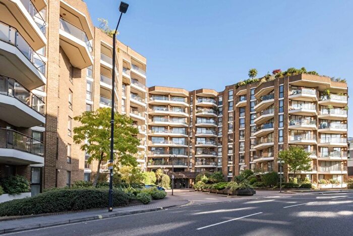 3 Bedroom Flat To Rent In Blythe Road, West Kensington, W14