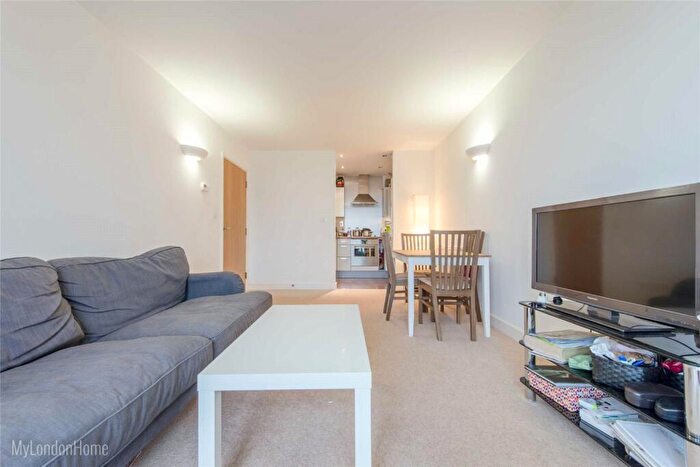 1 Bedroom Apartment To Rent In Elektron Tower, Blackwall Way, London, E14