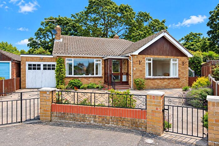 2 Bedroom Bungalow For Sale In Marina Gardens, Holland On Sea, CO15