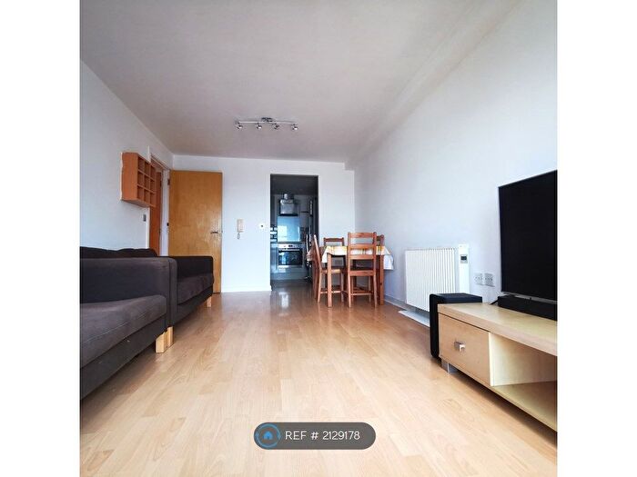 2 Bedroom Flat To Rent In West Point, Sheffield, S1