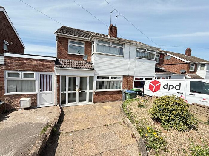 4 Bedroom House To Rent In Lee Street, West Bromwich, B70