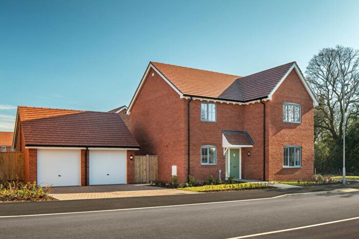 4 Bedroom Detached House For Sale In Ringwood Road, Alderholt, Fordingbridge, SP6
