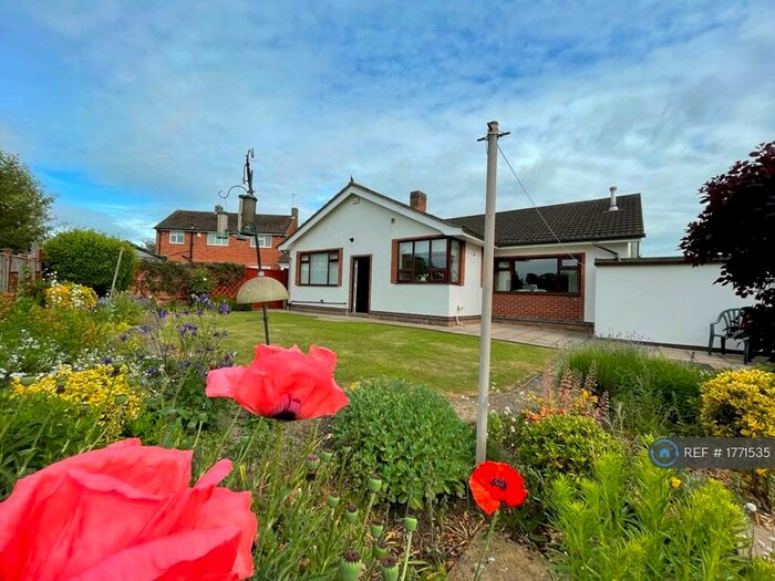 2 Bedroom Bungalow To Rent In Kilburn Avenue, Oadby, Leicester, LE2