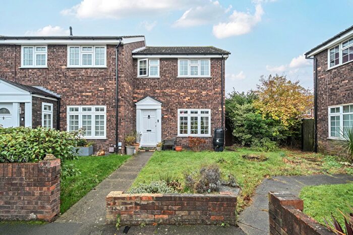 3 Bedroom End Terrace House For Sale In Queenswood Road, Sidcup, DA15