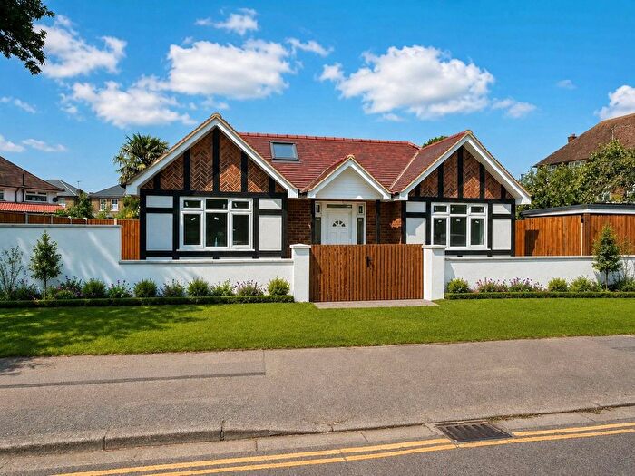 1 Bedroom Bungalow For Sale In Lafone Avenue, Feltham, Greater Londn, TW13