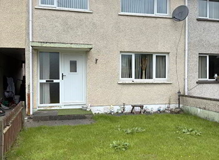 3 Bedroom Mid Terraced House For Sale In Slievebuoy Park, Claudy, BT47