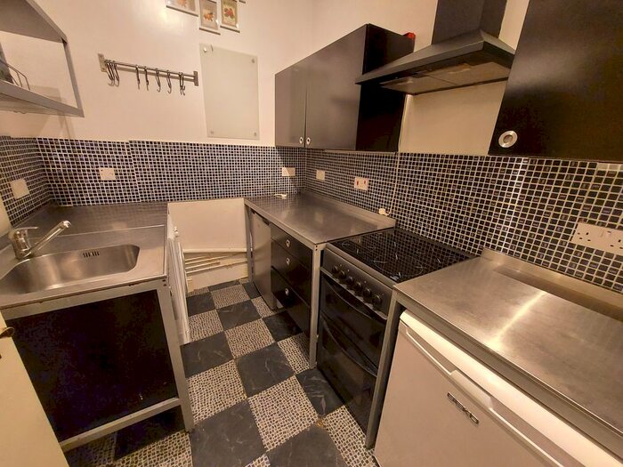 1 Bedroom Flat To Rent In Pioli Place, Carl Street, Walsall, WS2