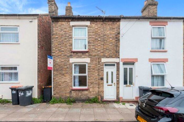 3 Bedroom Property To Rent In Althorpe Street, Bedford MK42