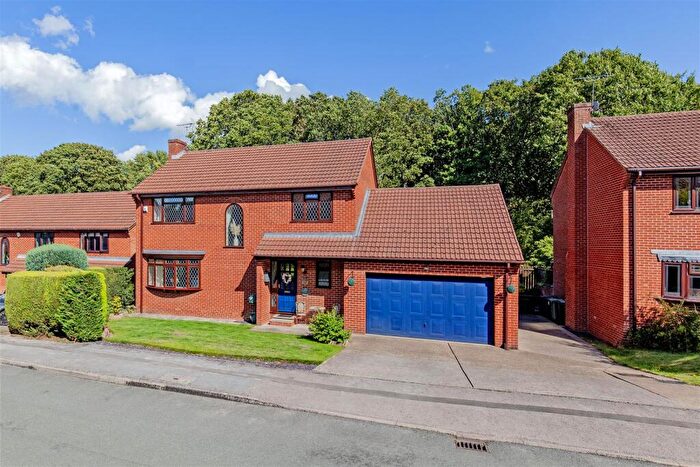 4 Bedroom Detached House For Sale In Elm Tree Drive, Wingerworth, Chesterfield, S42