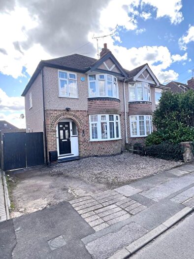 3 Bedroom Semi-Detached House To Rent In Seedfield Croft, Coventry, CV3