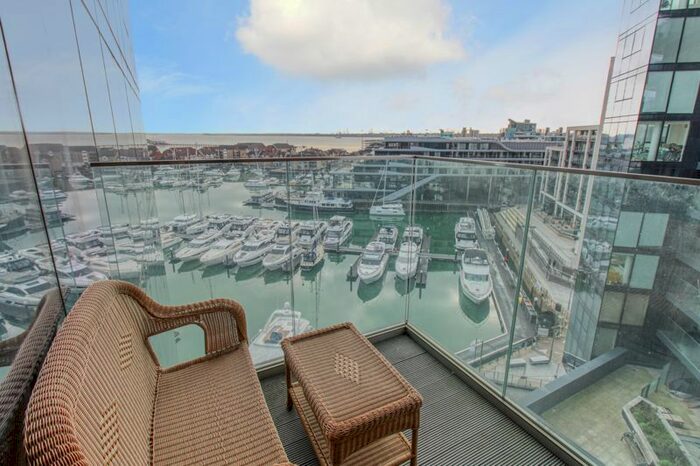 2 Bedroom Flat To Rent In The Hawkins Tower, Ocean Village, Southampton SO14