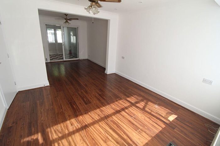5 Bedroom Terraced House To Rent In St Pauls Avenue, Harrow, HA3