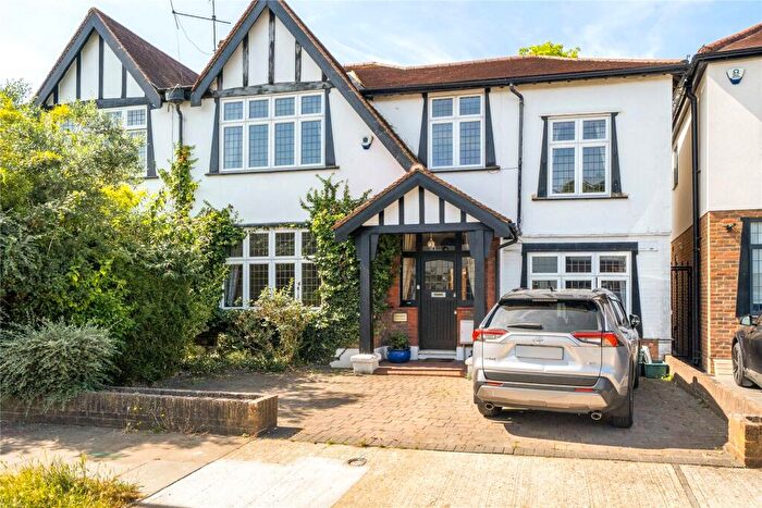 4 Bedroom Semi-Detached House For Sale In The Mall, Surbiton, KT6