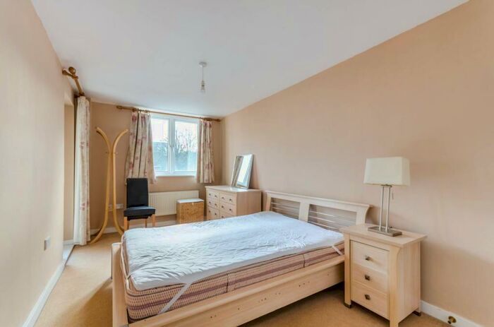 1 Bedroom Flat To Rent In West Street, Sutton, SM1