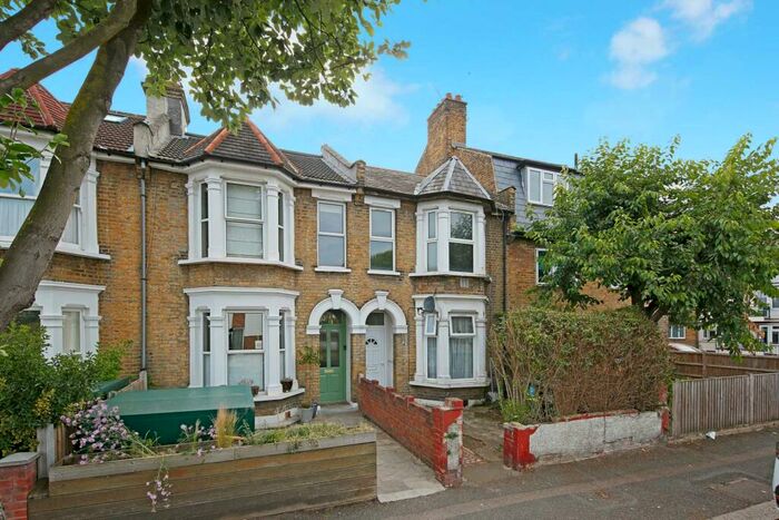 1 Bedroom Flat To Rent In Lea Hall Road, Leyton, E10