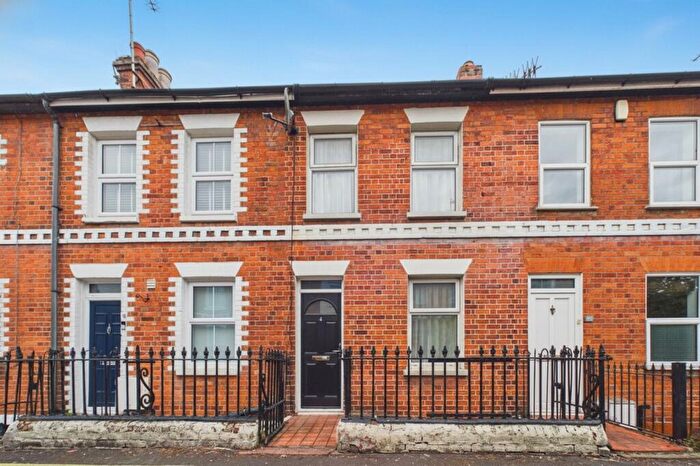 3 Bedroom Terraced House For Sale In Western Road, Reading, Berkshire, RG1