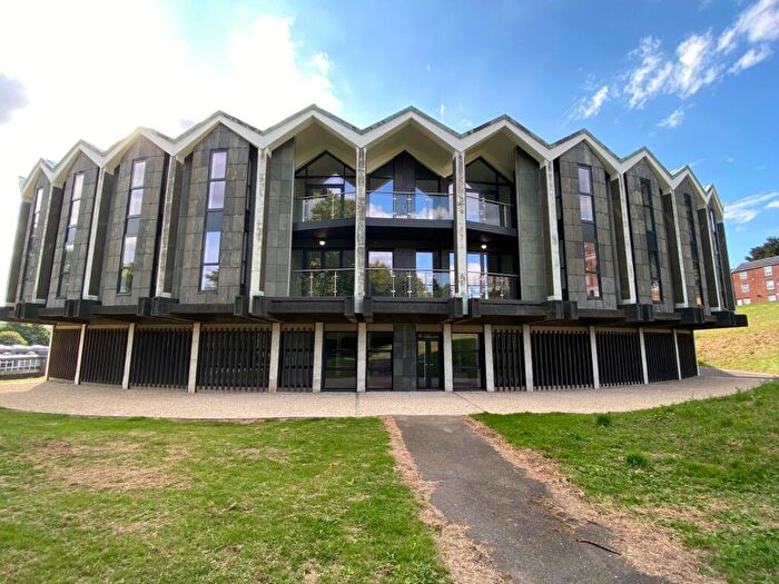 3 Bedroom Apartment To Rent In Knightsbridge Court, West Bars, Chesterfield, S40