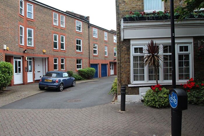1 Bedroom Flat To Rent In Helena Place, Hackney, E9