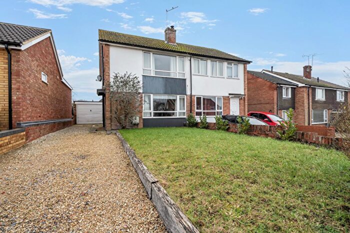 3 Bedroom Semi Detached House For Sale In Wallingford, Henely, OX10