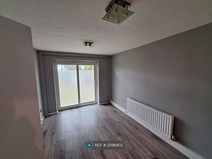 1 Bedroom Flat To Rent In Freeland Court, Sidcup, DA15