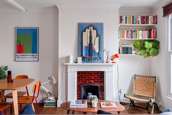 2 Bedroom Flat For Sale In Rushmore Road, Lower Clapton, E5