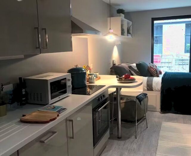 1 Bedroom Flat To Rent In King's Stables Road, Edinburgh, EH1