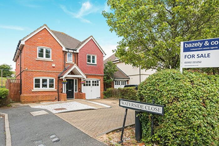 4 Bedroom Detached House For Sale In Waterside Close, Shepperton, TW17