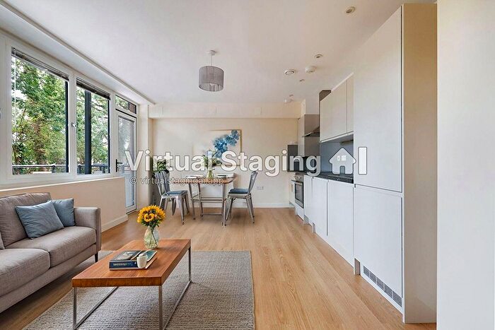 1 Bedroom Flat For Sale In Challenge Court, Leatherhead, KT22