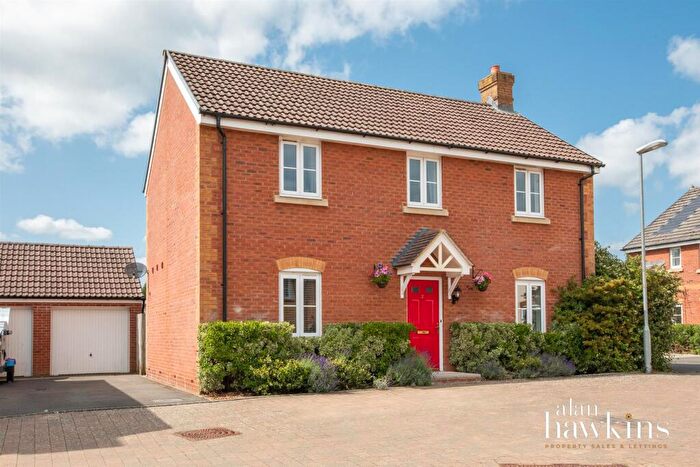 4 Bedroom Detached House For Sale In St. Josephs Way, Lyneham, SN15