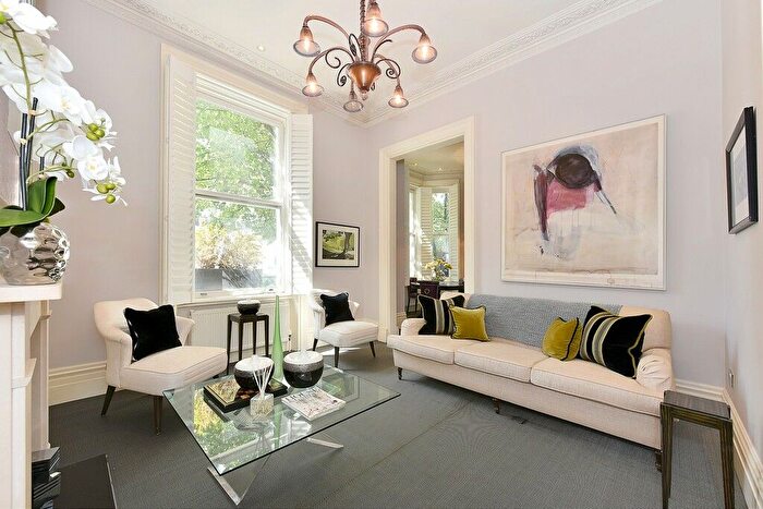 1 Bedroom Flat To Rent In Redcliffe Gardens, Chelsea, SW10