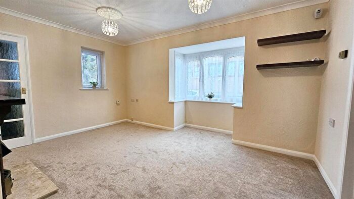 2 Bedroom Flat For Sale In Albion Street, Oadby, LE2