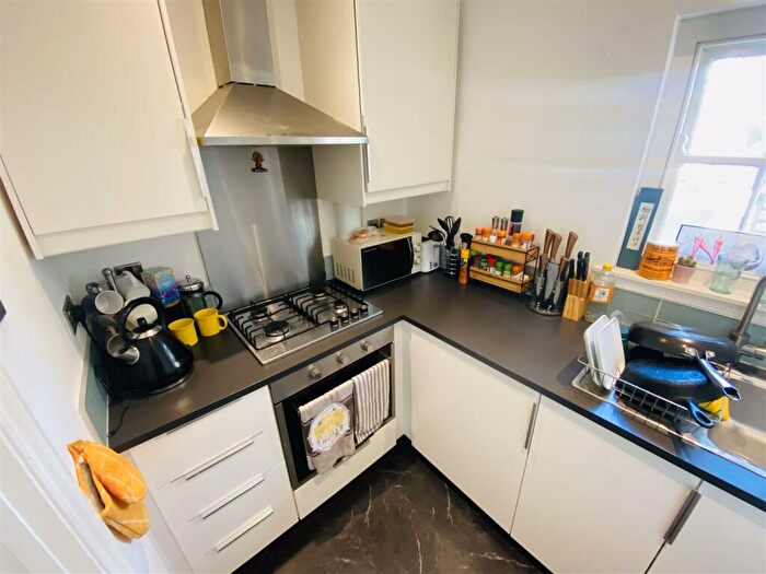 1 Bedroom Flat To Rent In B Freeland Place, Bristol, PC02