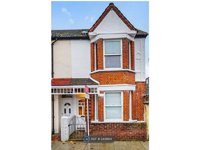 5 Bedroom End Of Terrace House To Rent In Thurso Street, London, SW17