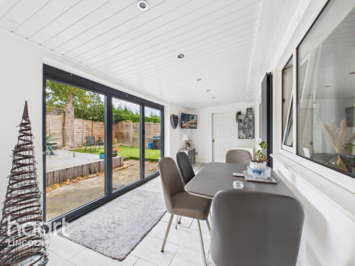 4 Bedroom Detached Bungalow For Sale In Goldfinch Close, Skellingthorpe, LN6