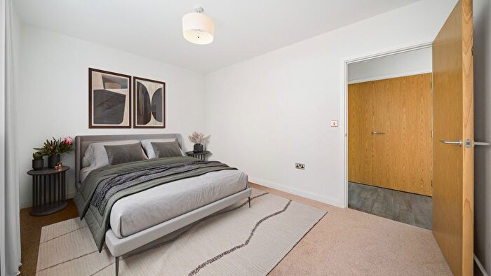 1 Bedroom Flat For Sale In Buckingham Avenue, Perivale, Greenford, UB6