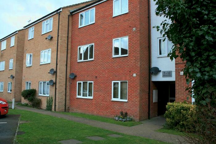 2 Bedroom Flat To Rent In Benyon Path, South Ockendon, RM15