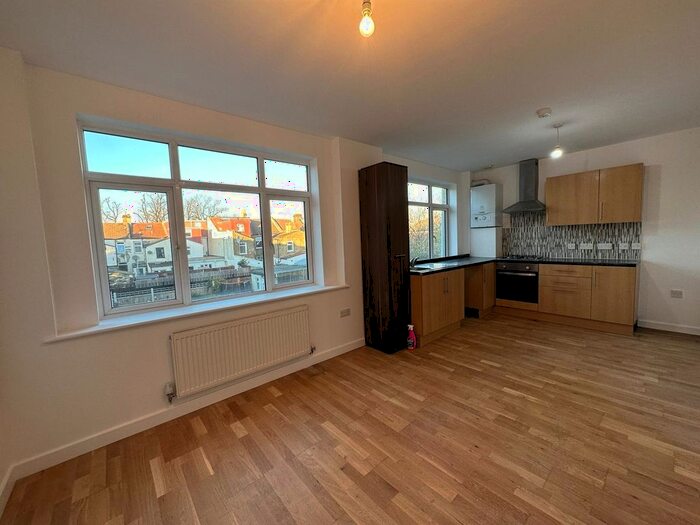 2 Bedroom Flat To Rent In Belton Road, London, E7