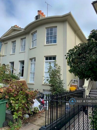 5 Bedroom Semi-Detached House To Rent In Hanover Crescent, Brighton, BN2